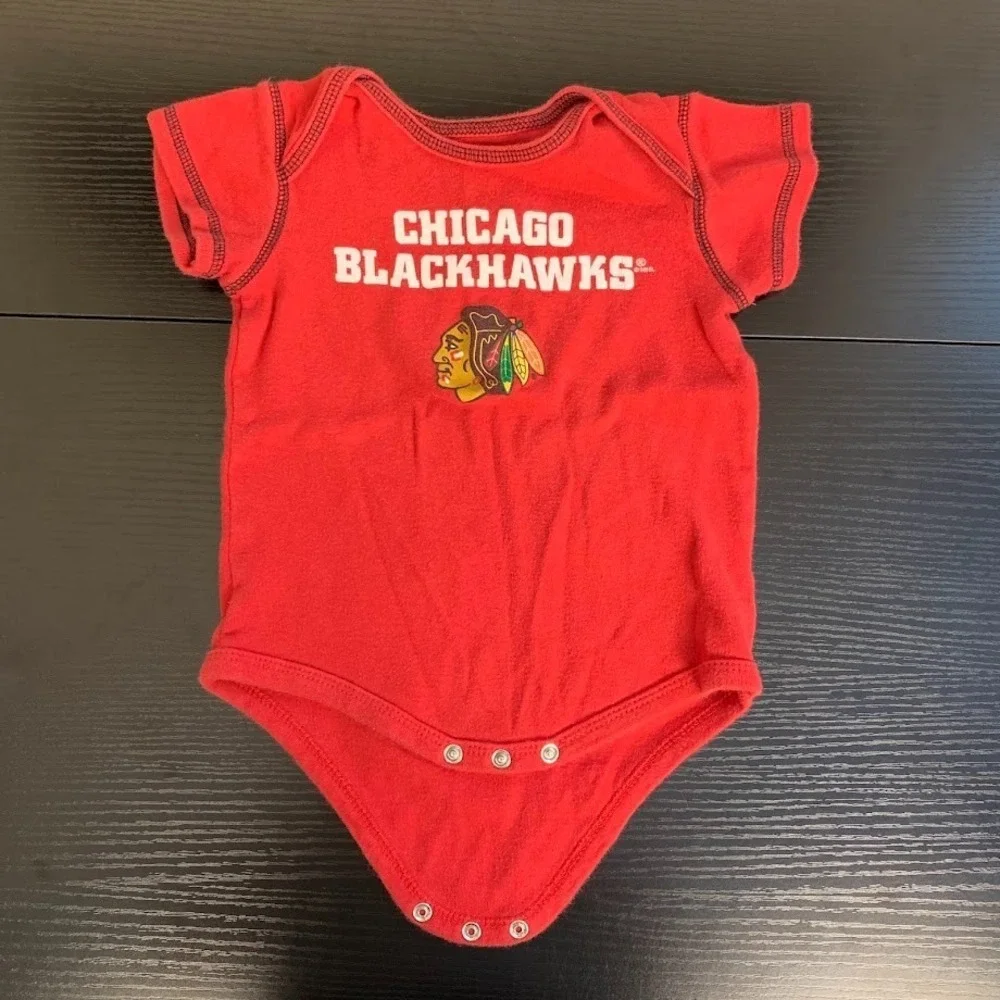 NHL‎ Chicago Blackhawks Red One Piece Bodysuit Baby 18 Months